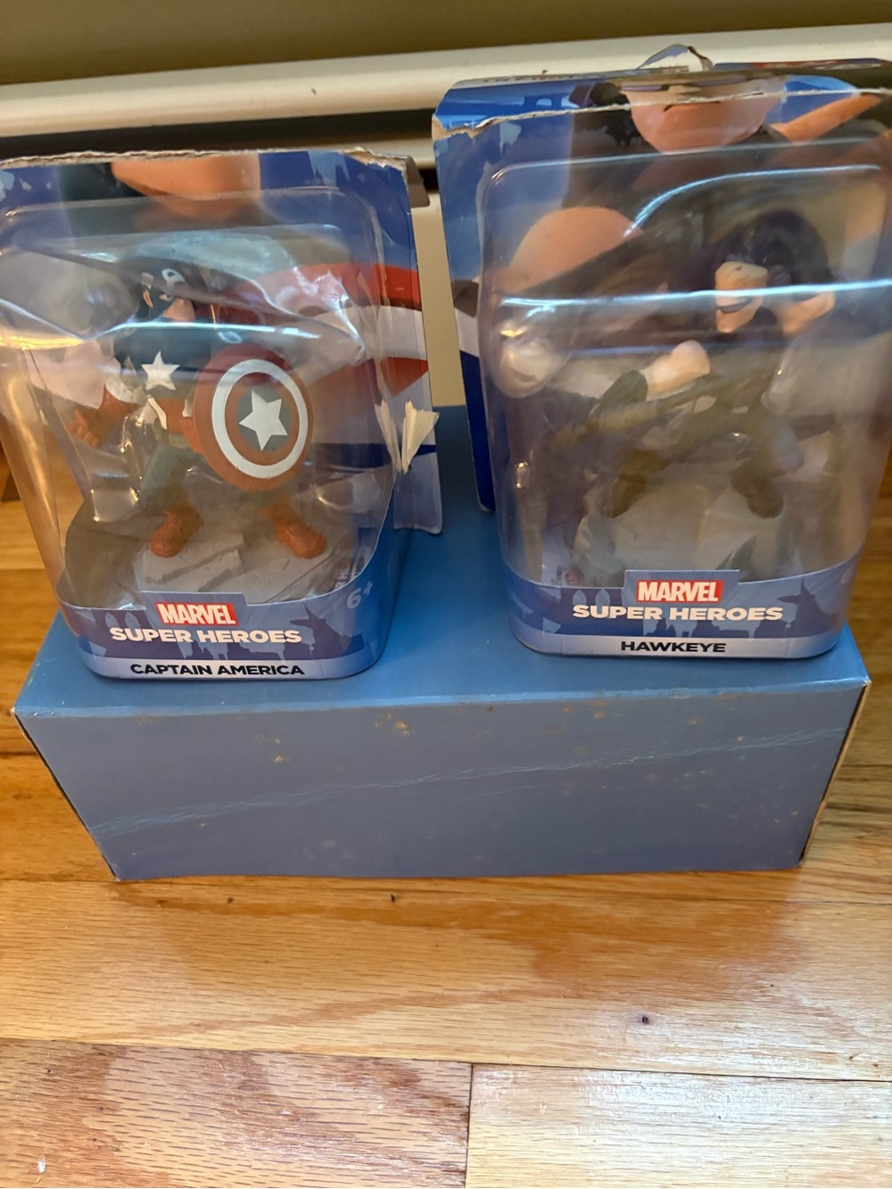 Marvel Captain America & Hawkeye Collectible Figure Set - Blue, Red, Black